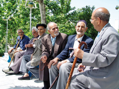 تاثیر روابط اجتماعی روی سالمندان